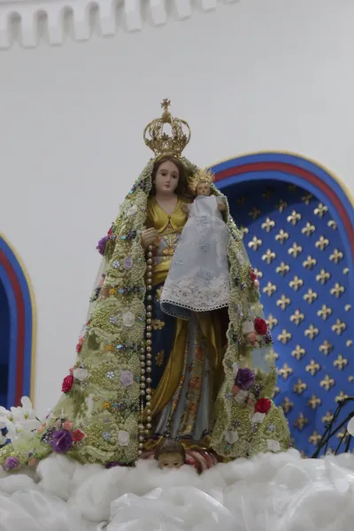 30 dia com Maria - Santa Missa e Coroação - Paróquia Nossa Senhora de Fátima (Araguari)