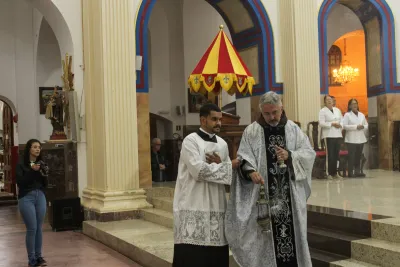30 dia com Maria - Santa Missa e Coroação - Paróquia Nossa Senhora de Fátima (Araguari)