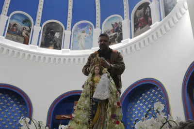 30 dia com Maria - Santa Missa e Coroação - Paróquia Nossa Senhora de Fátima (Araguari)