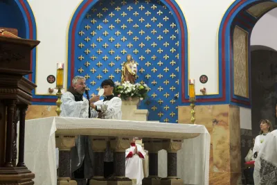 30 dia com Maria - Santa Missa e Coroação - Paróquia Nossa Senhora de Fátima (Araguari)
