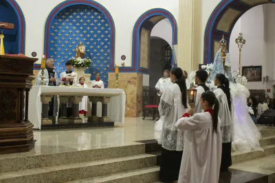 30 dia com Maria - Santa Missa e Coroação - Paróquia Nossa Senhora de Fátima (Araguari)