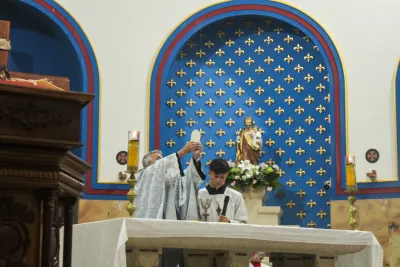 30 dia com Maria - Santa Missa e Coroação - Paróquia Nossa Senhora de Fátima (Araguari)