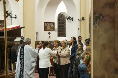 30 dia com Maria - Santa Missa e Coroação - Paróquia Nossa Senhora de Fátima (Araguari)