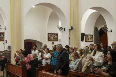 30 dia com Maria - Santa Missa e Coroação - Paróquia Nossa Senhora de Fátima (Araguari)
