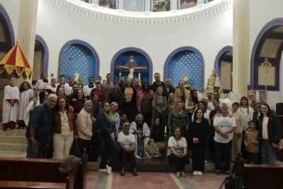 30 dia com Maria - Santa Missa e Coroação - Paróquia Nossa Senhora de Fátima (Araguari)