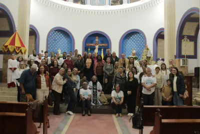 30 dia com Maria - Santa Missa e Coroação - Paróquia Nossa Senhora de Fátima (Araguari)