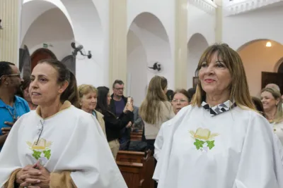 30 dia com Maria - Santa Missa e Coroação - Paróquia Nossa Senhora de Fátima (Araguari)