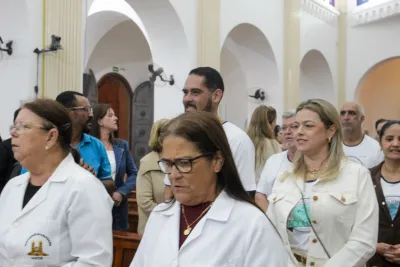 30 dia com Maria - Santa Missa e Coroação - Paróquia Nossa Senhora de Fátima (Araguari)