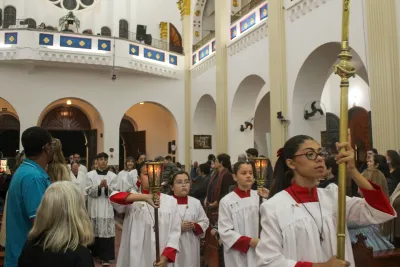 30 dia com Maria - Santa Missa e Coroação - Paróquia Nossa Senhora de Fátima (Araguari)