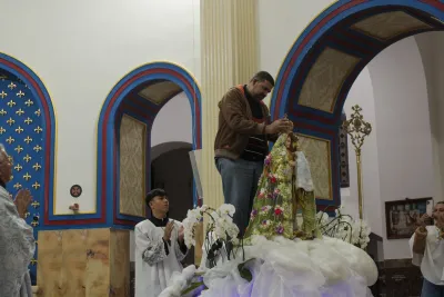 30 dia com Maria - Santa Missa e Coroação - Paróquia Nossa Senhora de Fátima (Araguari)