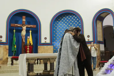 30 dia com Maria - Santa Missa e Coroação - Paróquia Nossa Senhora de Fátima (Araguari)