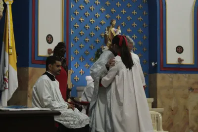 30 dia com Maria - Santa Missa e Coroação - Paróquia Nossa Senhora de Fátima (Araguari)