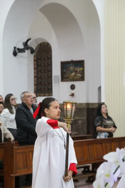 30 dia com Maria - Santa Missa e Coroação - Paróquia Nossa Senhora de Fátima (Araguari)