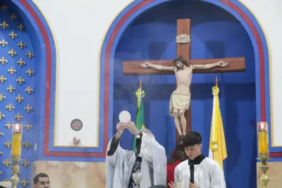 30 dia com Maria - Santa Missa e Coroação - Paróquia Nossa Senhora de Fátima (Araguari)