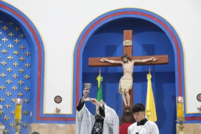 30 dia com Maria - Santa Missa e Coroação - Paróquia Nossa Senhora de Fátima (Araguari)