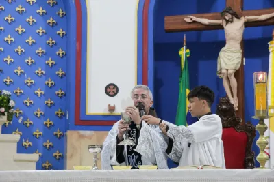30 dia com Maria - Santa Missa e Coroação - Paróquia Nossa Senhora de Fátima (Araguari)