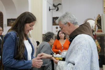 30 dia com Maria - Santa Missa e Coroação - Paróquia Nossa Senhora de Fátima (Araguari)