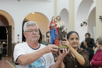 30 dia com Maria - Santa Missa e Coroação - Paróquia Nossa Senhora de Fátima (Araguari)