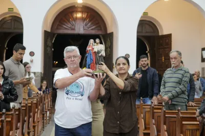 30 dia com Maria - Santa Missa e Coroação - Paróquia Nossa Senhora de Fátima (Araguari)