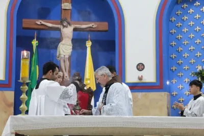 30 dia com Maria - Santa Missa e Coroação - Paróquia Nossa Senhora de Fátima (Araguari)