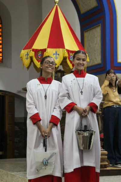 30 dia com Maria - Santa Missa e Coroação - Paróquia Nossa Senhora de Fátima (Araguari)