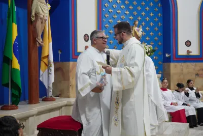 30 dia com Maria - Santa Missa e Coroação - Paroquia Sao Damião de Molokai