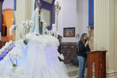 30 dia com Maria - Santa Missa e Coroação - Paroquia Sao Damião de Molokai