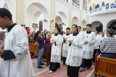 30 dia com Maria - Santa Missa e Coroação - Paroquia Sao Damião de Molokai