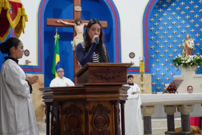 30 dia com Maria - Santa Missa e Coroação - Paroquia Sao Damião de Molokai