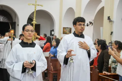 30 dia com Maria - Santa Missa e Coroação - Paroquia Sao Damião de Molokai