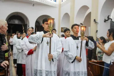 30 dia com Maria - Santa Missa e Coroação - Paroquia Sao Damião de Molokai