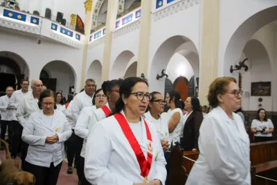 30 dia com Maria - Santa Missa e Coroação - Paroquia Sao Damião de Molokai