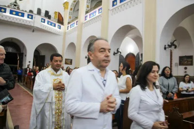 30 dia com Maria - Santa Missa e Coroação - Paroquia Sao Damião de Molokai