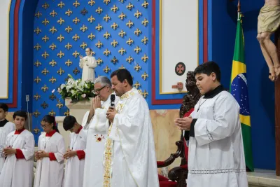 30 dia com Maria - Santa Missa e Coroação - Paroquia Sao Damião de Molokai