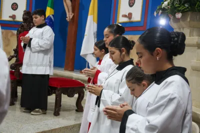 30 dia com Maria - Santa Missa e Coroação - Paroquia Sao Damião de Molokai