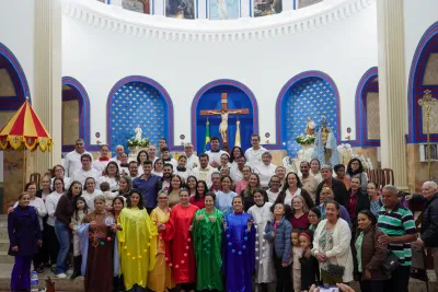 30 dia com Maria - Santa Missa e Coroação - Paroquia Sao Damião de Molokai