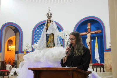 30 dia com Maria - Santa Missa e Coroação - Paroquia Sao Damião de Molokai