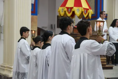 30 dia com Maria - Santa Missa e Coroação - Paroquia Sao Damião de Molokai