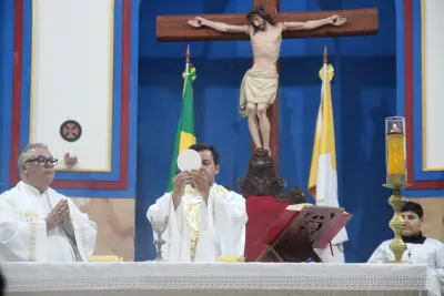 30 dia com Maria - Santa Missa e Coroação - Paroquia Sao Damião de Molokai