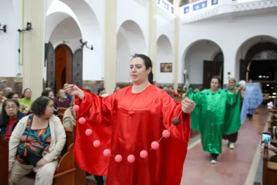 30 dia com Maria - Santa Missa e Coroação - Paroquia Sao Damião de Molokai