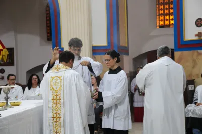 30 dia com Maria - Santa Missa e Coroação - Paroquia Sao Damião de Molokai