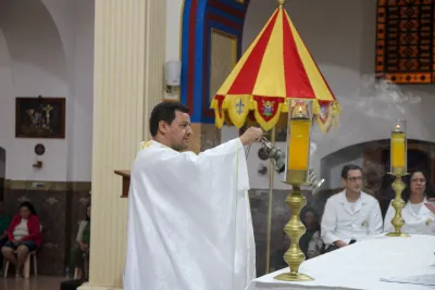 30 dia com Maria - Santa Missa e Coroação - Paroquia Sao Damião de Molokai