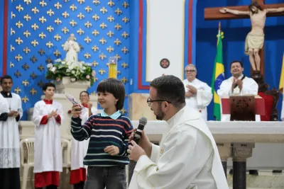 30 dia com Maria - Santa Missa e Coroação - Paroquia Sao Damião de Molokai