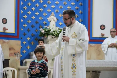30 dia com Maria - Santa Missa e Coroação - Paroquia Sao Damião de Molokai