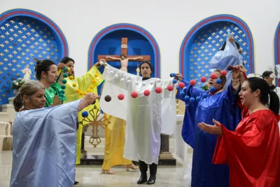 30 dia com Maria - Santa Missa e Coroação - Paroquia Sao Damião de Molokai