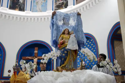 30 dia com Maria - Santa Missa e Coroação - Paroquia Sao Damião de Molokai