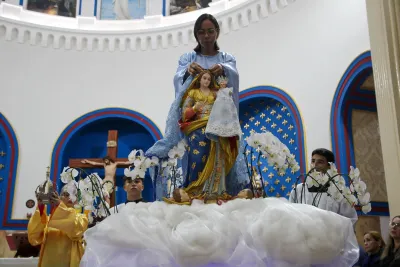30 dia com Maria - Santa Missa e Coroação - Paroquia Sao Damião de Molokai