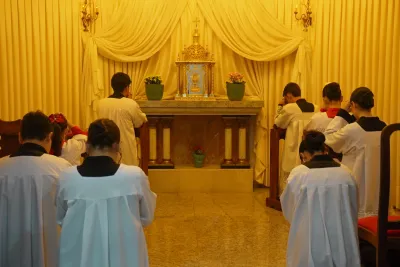 30 dia com Maria - Santa Missa e Coroação - Paroquia Sao Damião de Molokai