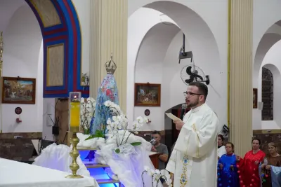 30 dia com Maria - Santa Missa e Coroação - Paroquia Sao Damião de Molokai