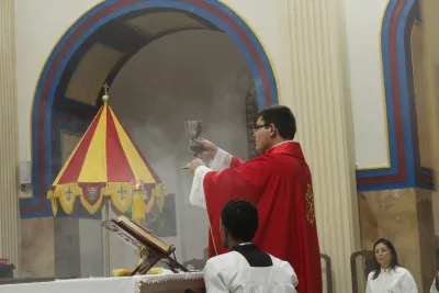 30 dia com Maria - Santa Missa e Coroação - Romeiros Devotos da Comunidade São Vicente de Paulo (Patrocinio)